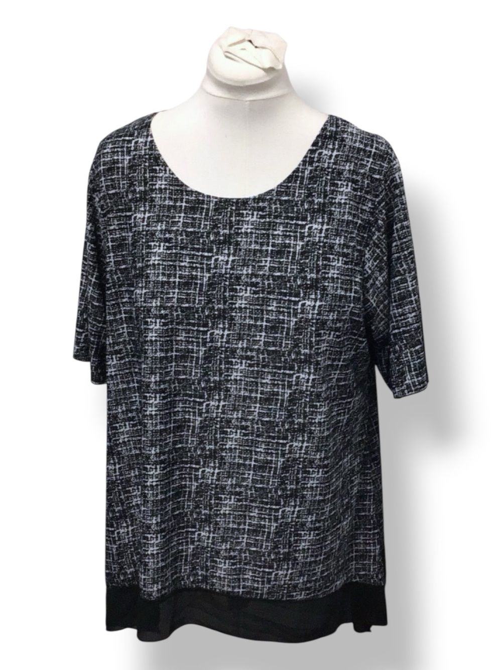 Shannon Ford New York Women’s Plus Short Sleeve Mixed Media Tunic Top Black 2X